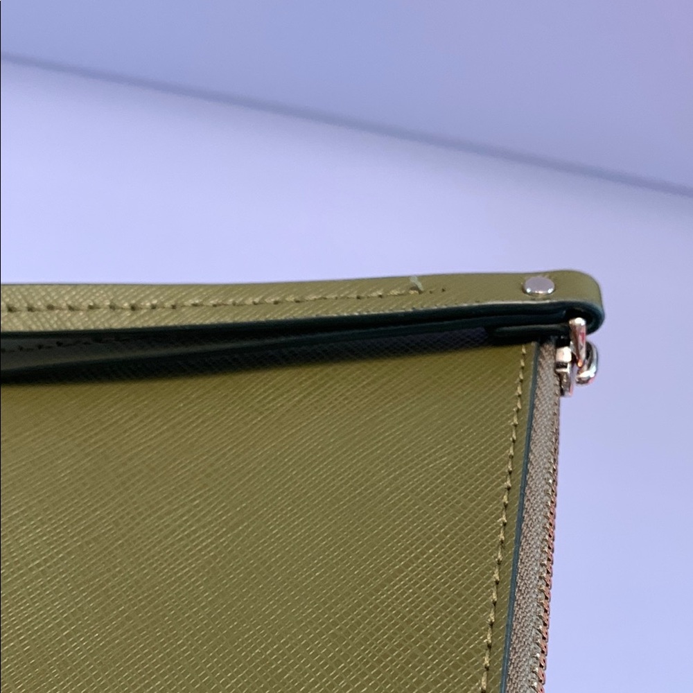 Kate Spade Olive Saffiano Leather Wristlet W Butterfly Bag Charm - Picture 9 of 16
